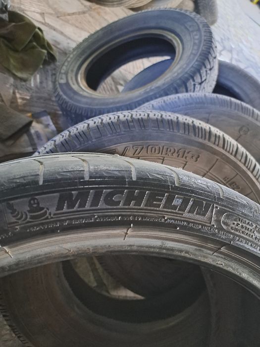 Одна шина мишлен 235/35/19