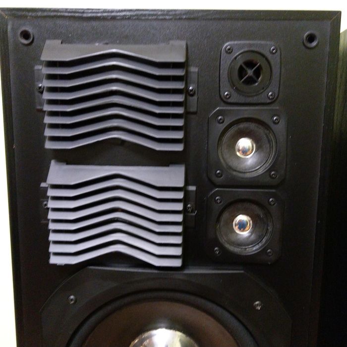 Тонколони  Universum Q 5000