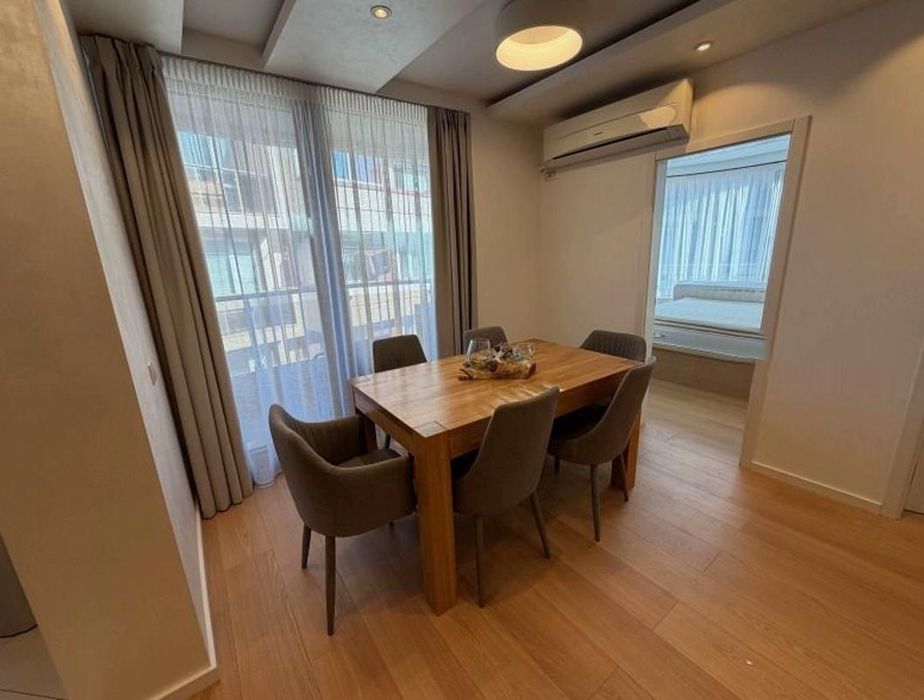 Дава се под наем Тристаен апартамент в София, Витоша - 85 кв.м за 987.36 € - Снимка #2