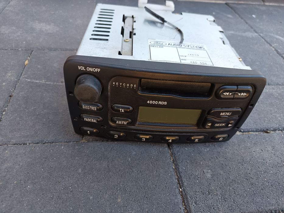 Radio casetofon Ford