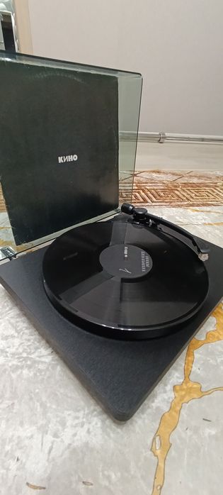 Виниловый проигрыватель Lenco L-30BK