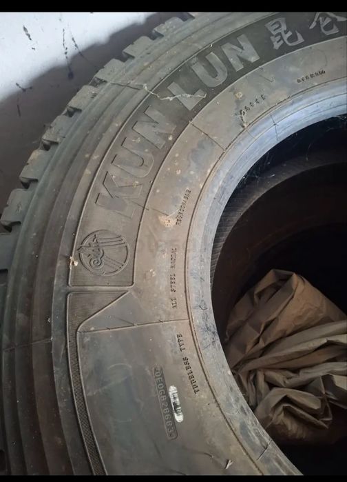 Продам шины на грузовое авто