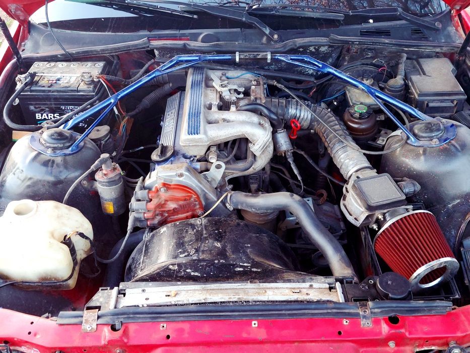 сатылады BMW318 срочно