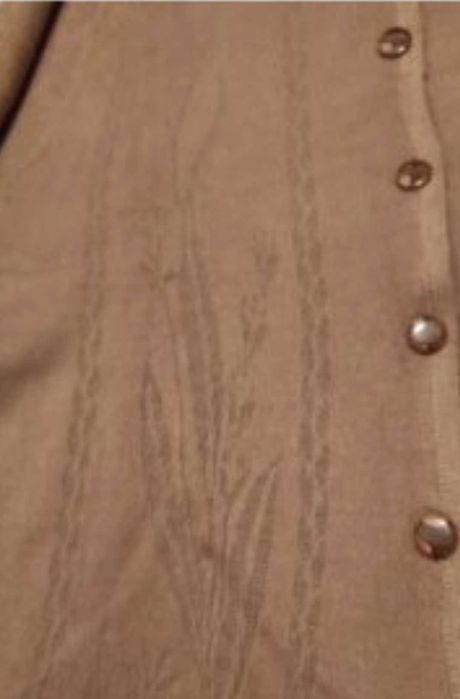 Продавам дамска жилетка