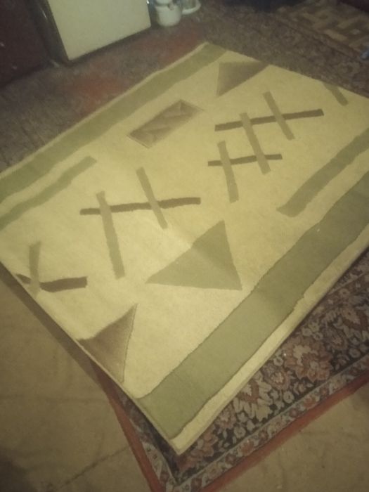 Продам палас  в хорошем состоянии