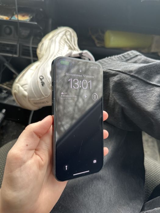 Продам iPhone 13