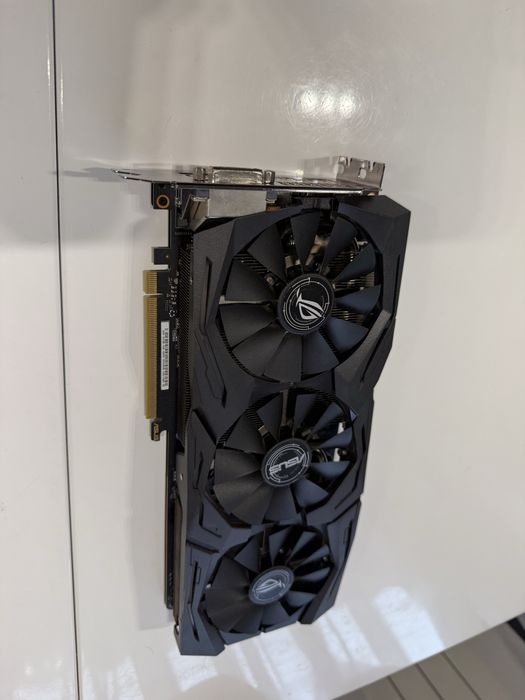 ASUS 1080 видеокарта