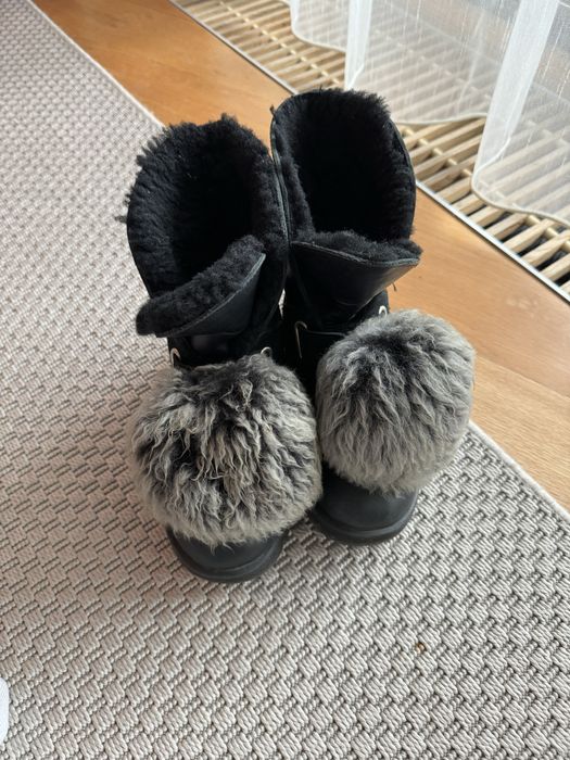 Cizme UGG din piele, detaliul imblanit detasabil, 36