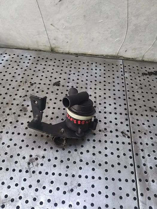 Pompa auxiliara apa 2.0 tdi audi a4 b8 8k 03l965561a
