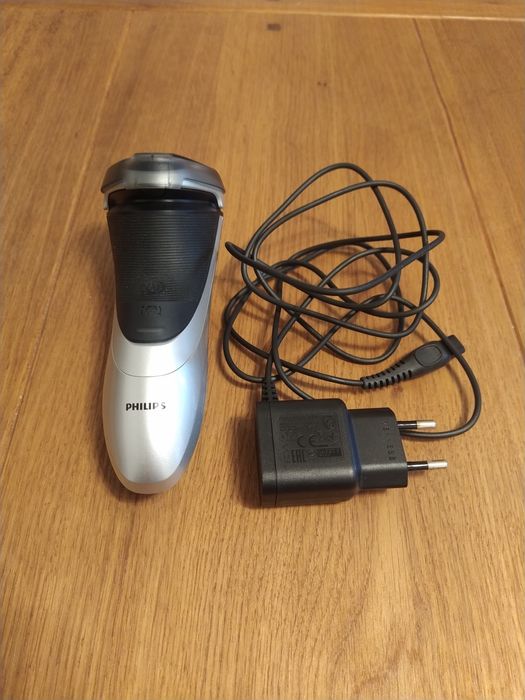 Продавам Електрически самобръсначки  SUPER HOLIT, XAPKIB-15M и PILIPS