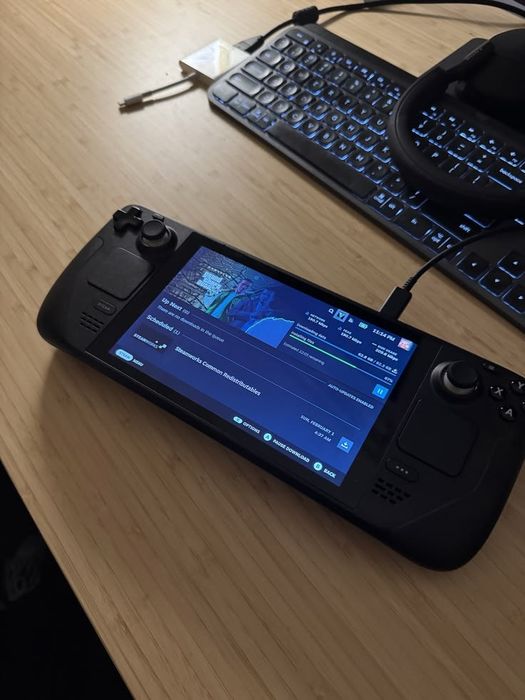 Продам Steam deck LCD