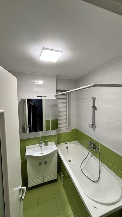 Inchiriez apartament 2 camere semidecomandat Coresi - Top City etaj 1