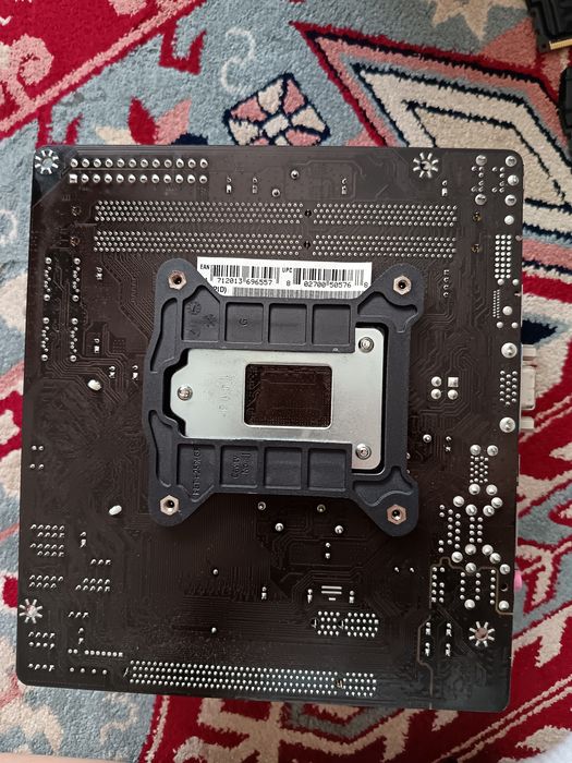 Продам комплект проц материнка кулер и озу