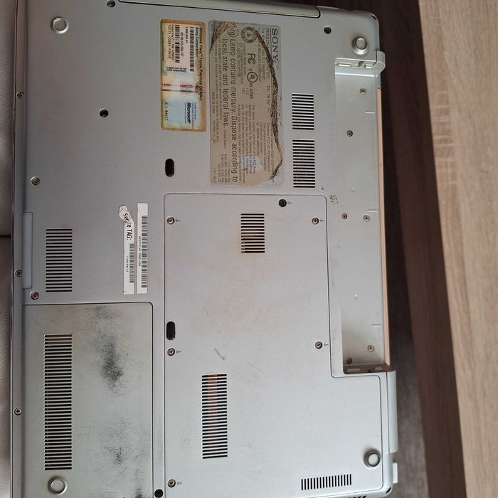 Лаптоп SONY VAIO. Може и за части!