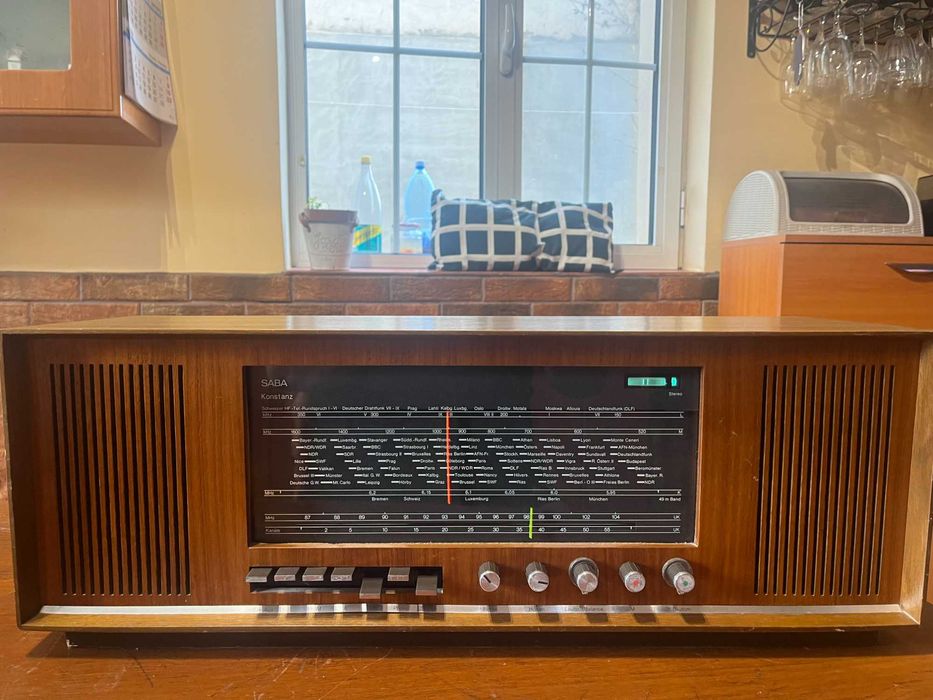 Radio Saba Konstanz Stereo 18 KN pe lampi