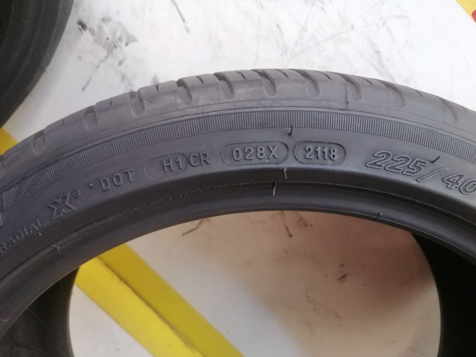 225/40/18 2 *Michelin vara 92w dot 2118   5,,56mm