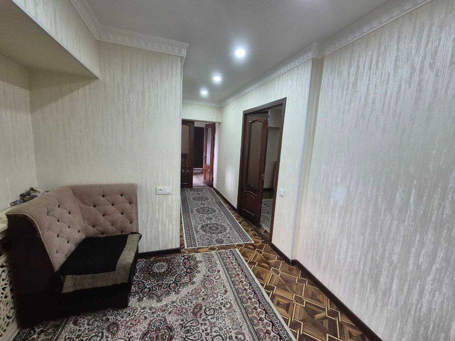 Ц-2 5/5/8 Главпочтамт, своя. СРОЧНО! Продаётся 5 комнатная квартира