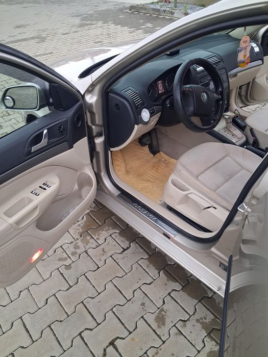Vând skoda octavia automat dsg