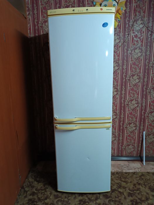 Продам холодильник Самсунг