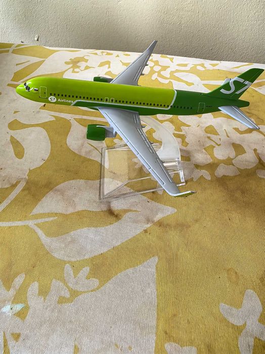 Модели на самолети 1:400