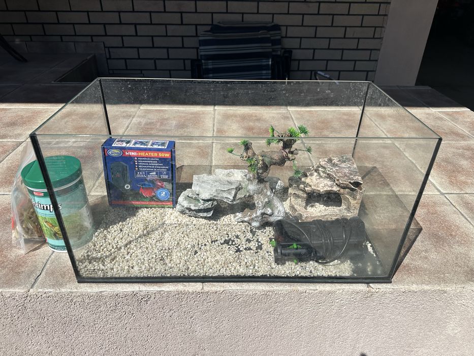 acvariu pentru broasca testoasa/pestisori