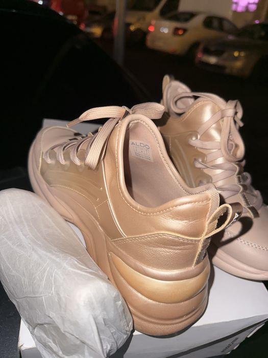Adidasi Aldo sneakes