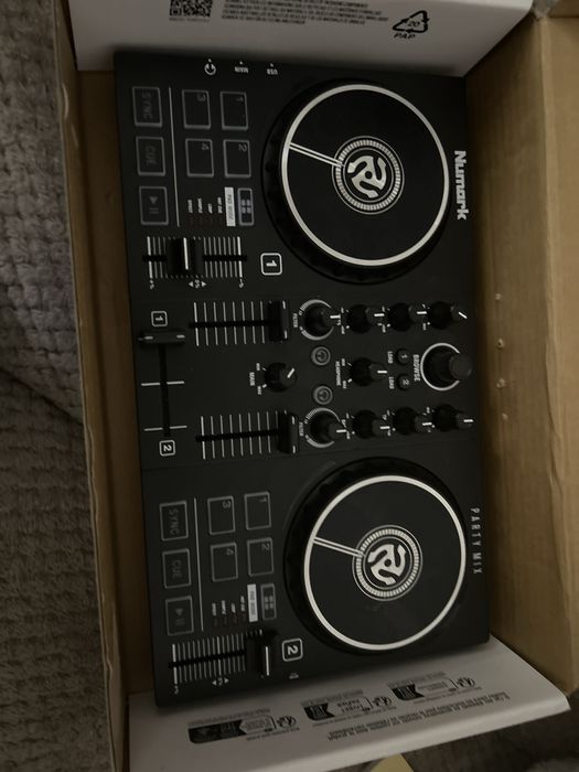 Vând numark dj party mix consolă