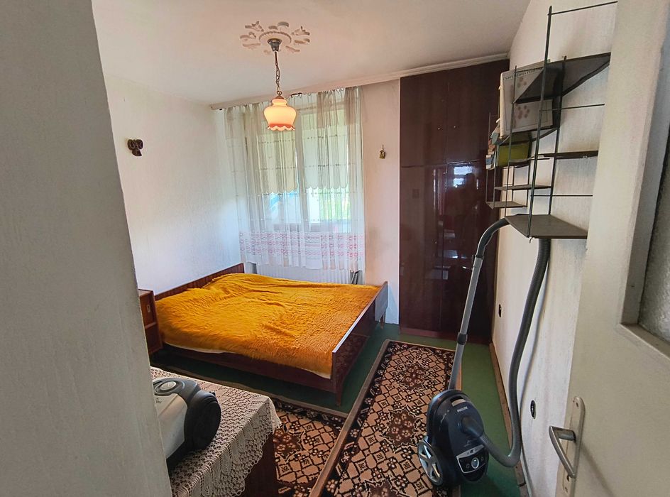 Тристаен апартамент в Три чучура център