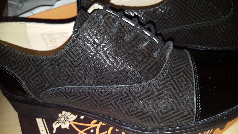 Pantofi Oxford piele stantata si lac Prego 37