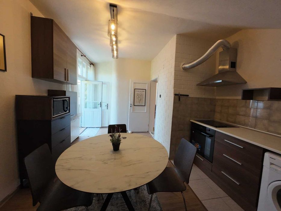 Дава се под наем Двустаен апартамент в София, Център - 73 кв.м за 750 € - Снимка #1