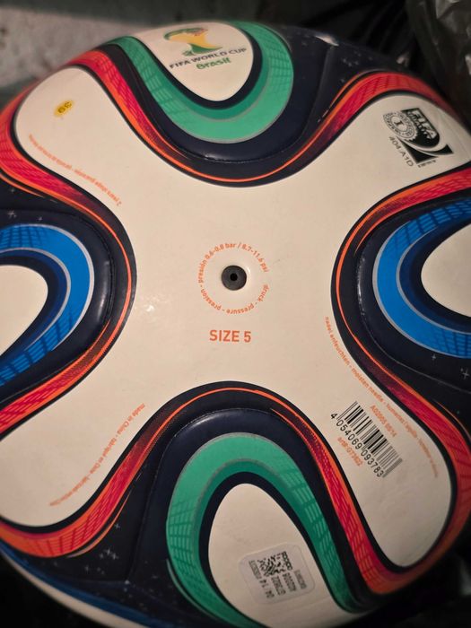 Promo футболни топки и вратарски ръкавици Adidas