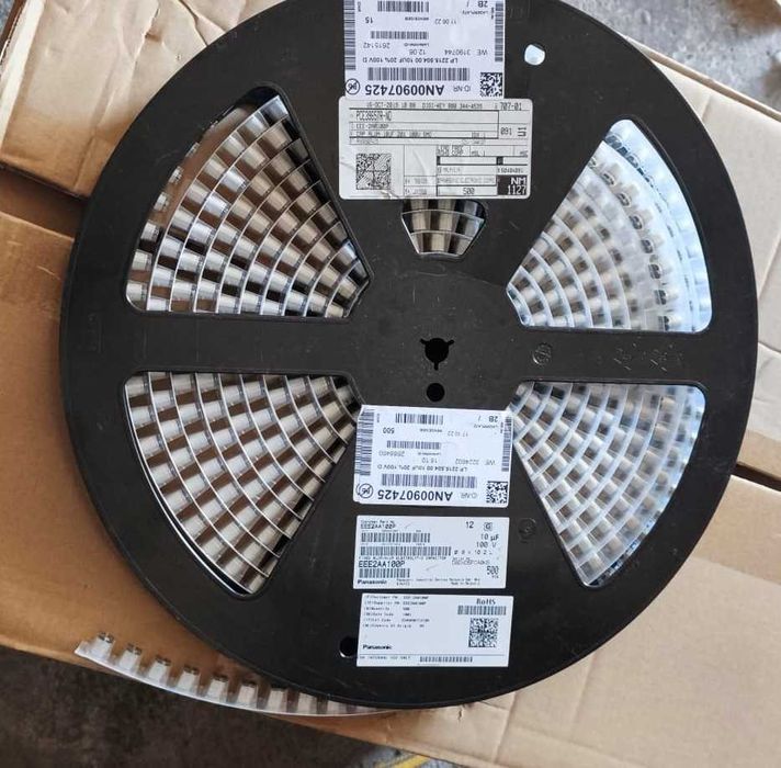 Set de 100 condensatori SMD 10 uF 100V si 100uF 36V Panasonic