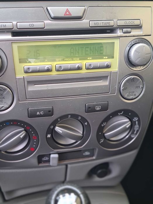 Mazda 2,an 2004 benzină