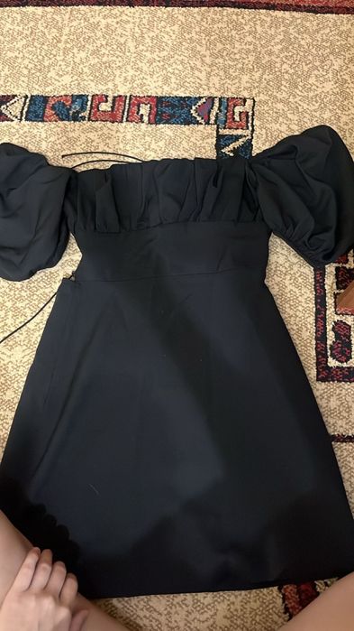 Платье черное с завязками