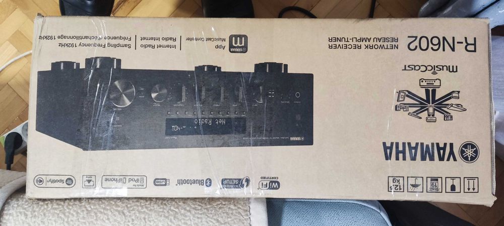 Marantz Cinema 70s silver gold , pioneer vsx832, yamaha R N602