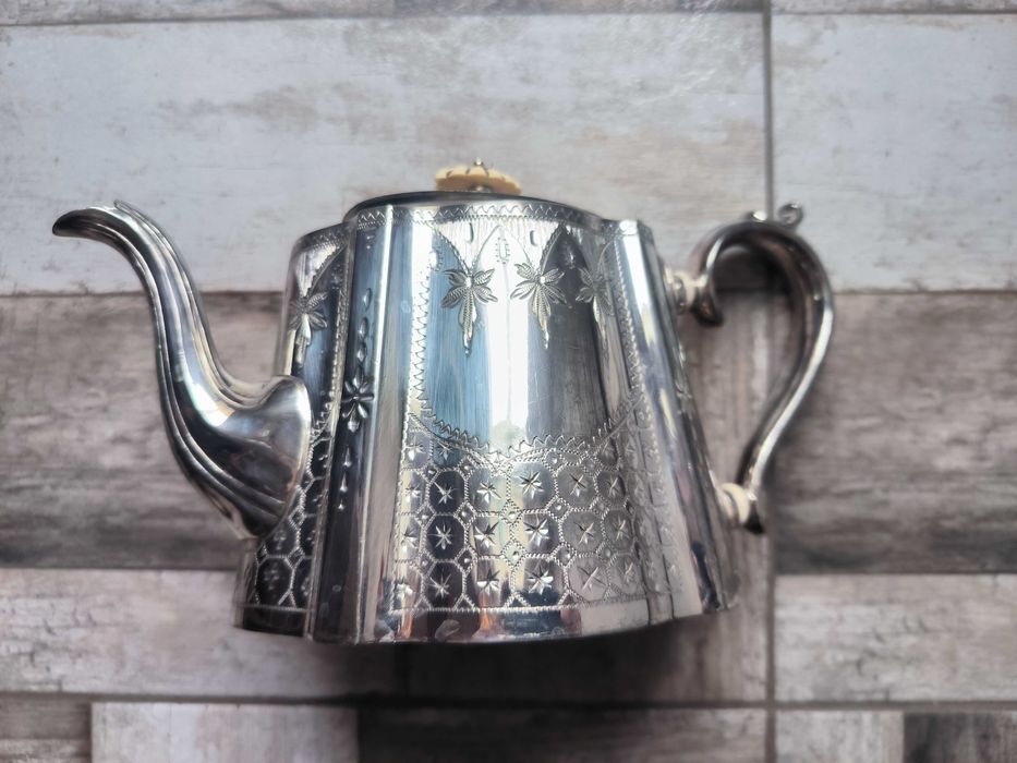 Посребрен английски чайник, 1872-1894 Henry Wilkinson,Sheffield-Антика