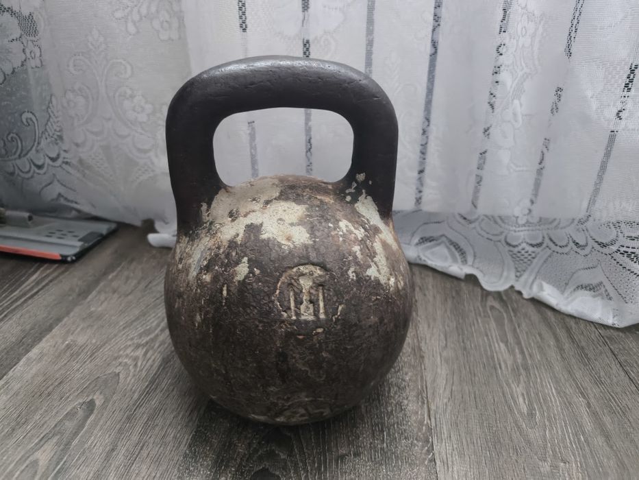 Продаю классическую чугунную гирю весом 24 кг
