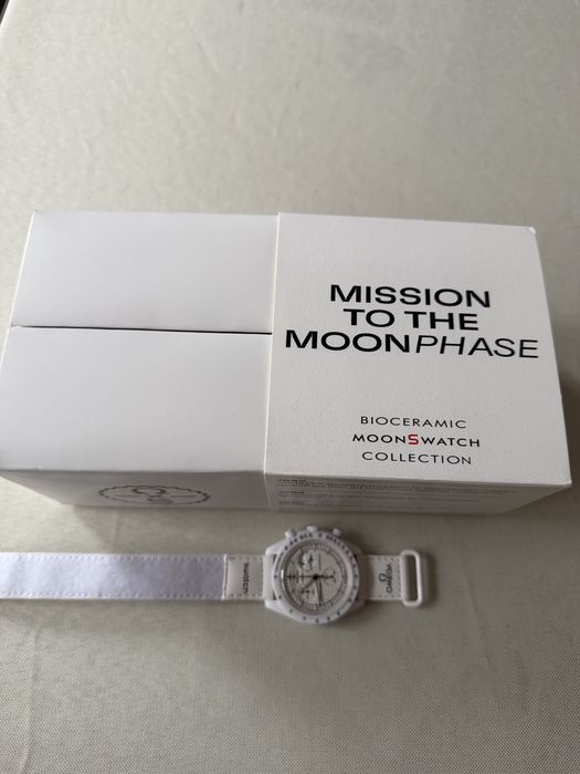 Omega x Swatch Mission to the Moonphase Snoopy