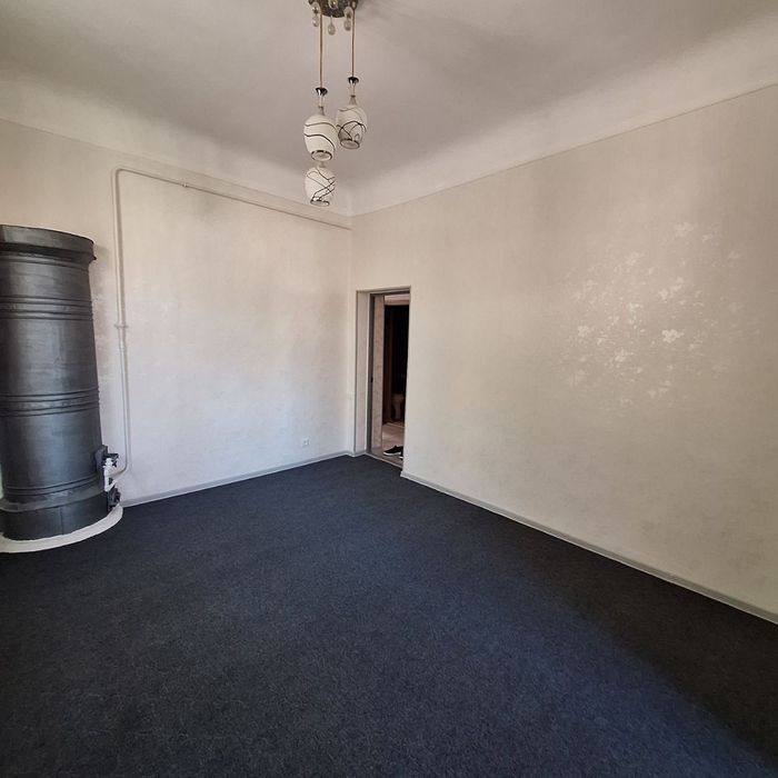 2 комнатная квартира в центре Чирчика