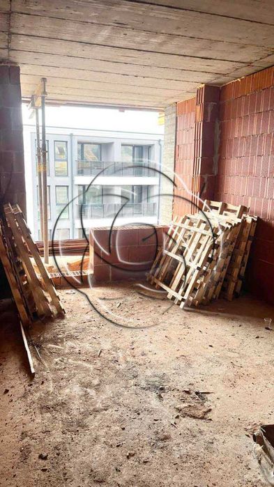 Двустаен апартамент с гараж до университет