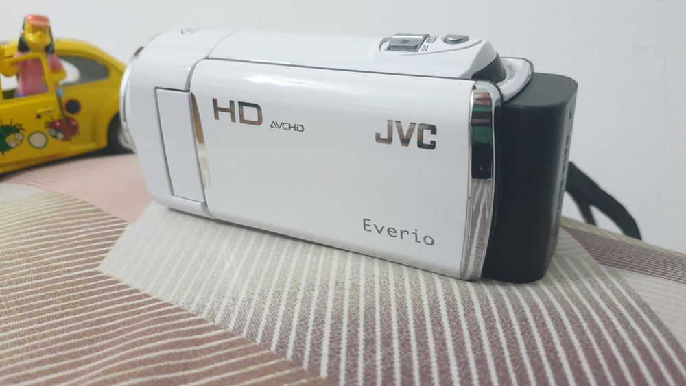видеокамера  JVC Everio  HD