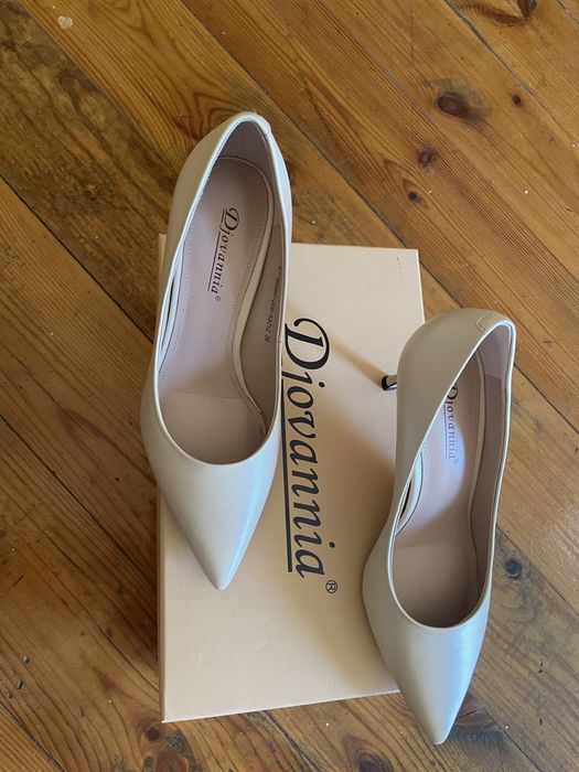 Туфли брендовые - цвет бежевый.