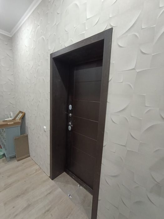 Установка входных дверей