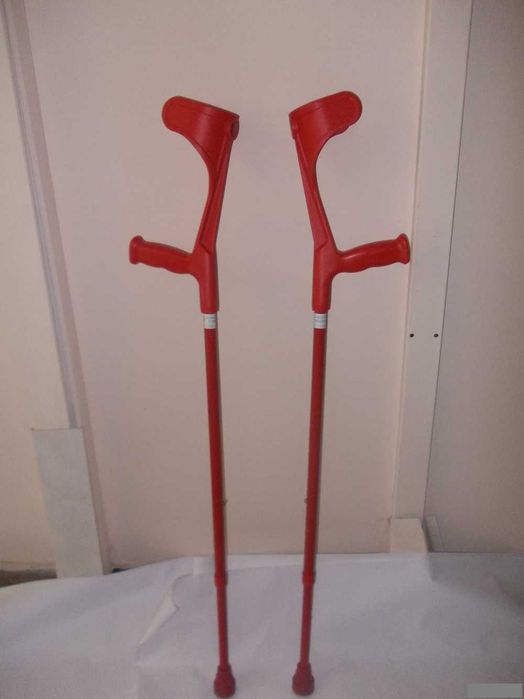 2 Carje antebrat inaltime reglabila 50 Lei perechea sau 25 Lei o carja