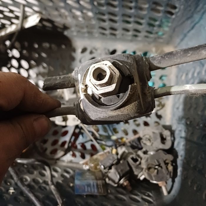 Зажимы и орешки для проводов