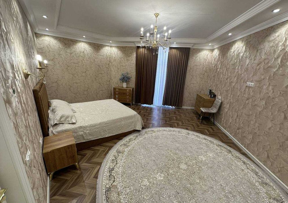 Сдается 6х ком квартира на Алмазарском р-не Тахтапул! Дуплекс!