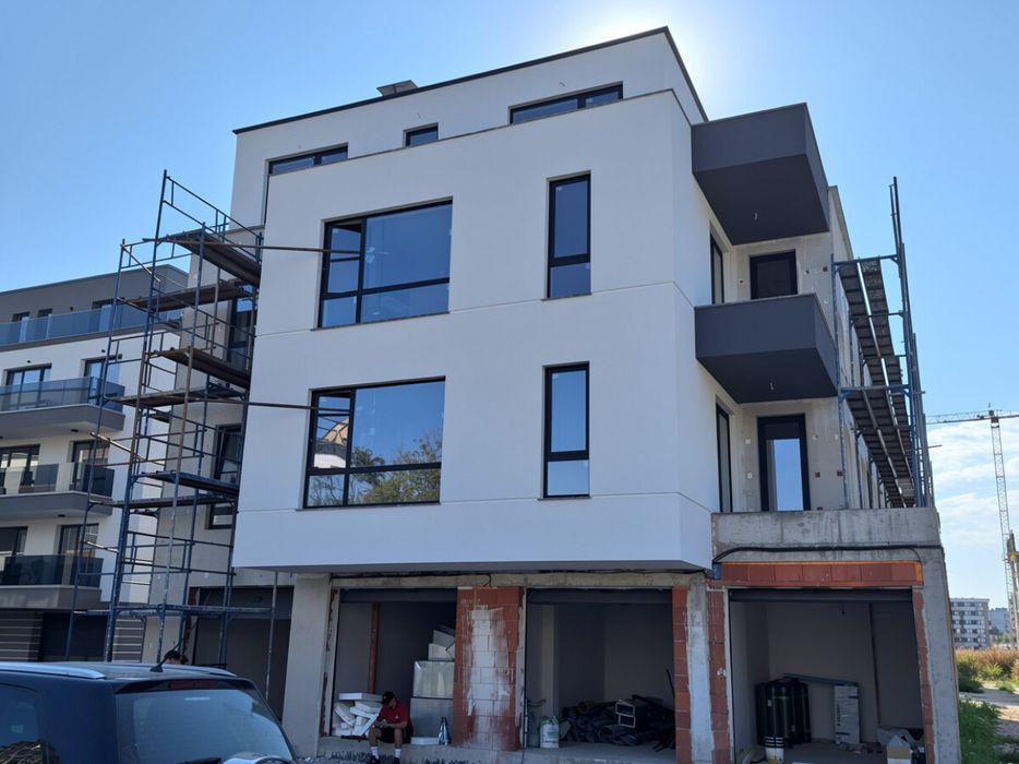 Продава се Двустаен апартамент в Пловдив, Христо Смирненски - 70 кв.м за 1900 €/кв.м - Снимка #1