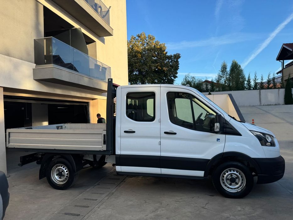 Autoutilitara Ford Transit