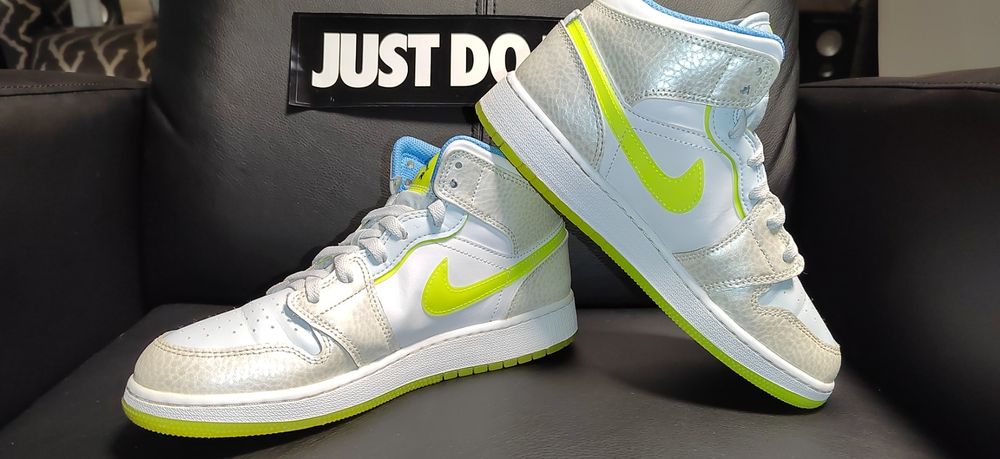 Nike Air Jordan 1 Mid Warped Swoosh, номер 38