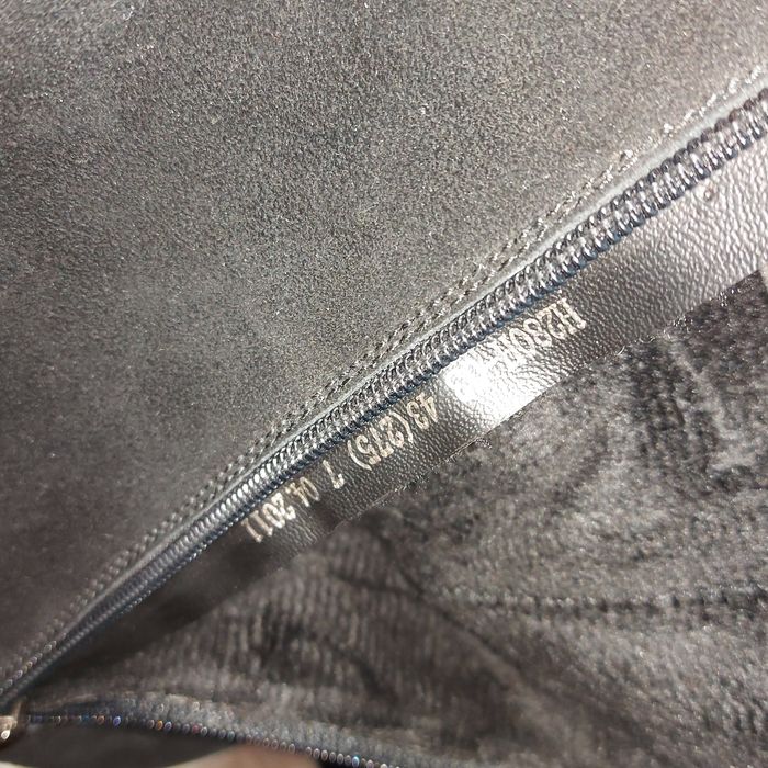 Продам замшевые ботинки 43 размер